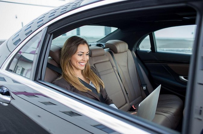 Roundtrip Private Transfer Cancun Airport (CUN) -Playa Del Carmen - Hotel Drop-Off and the Return Trip Back to CUN