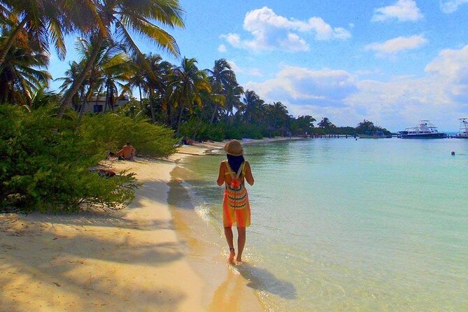 Sailing at Isla Contoy & Isla Mujeres! Snorkel at Ixlache Reef - The catamaran ride and the open bar timing