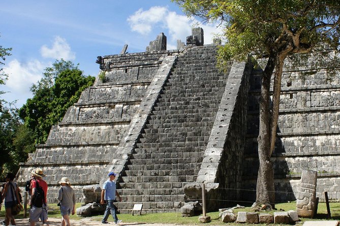 Semi-Private Chichen Itza, Cenote Ik Kil and Valladolid Tour - Guides and the Small-Group Advantage (When You Get the Right Day)