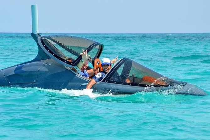 Shark Ride in Cancun - Seabreacher - Where Yachtlife MexicoBlvd starts your Cancun shark ride