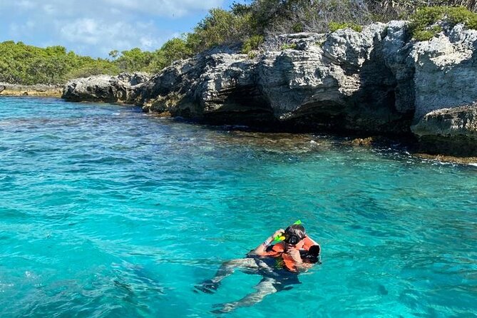Snorkeling in Isla Mujeres and Underwater Museum - Lunch and the Tikinxic beach-club stop