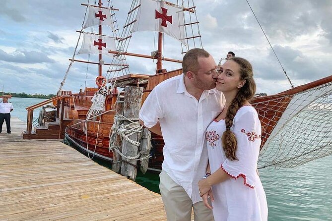 Spanish Galleon - Romantic Lobster Dinner Cruise & Live Saxophone - Boarding at Marina Aquatours and How the Timing Works