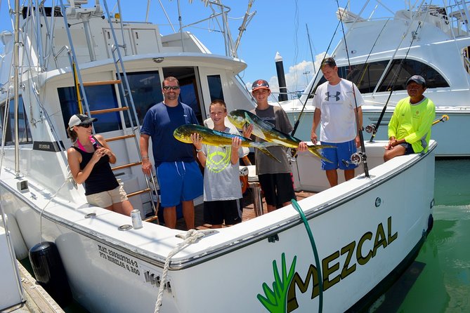 Sport Fishing at the Caribbean Sea. Enjoy an amazing time with friends & family - On-board energy: drinks, baiting help, and instructions that actually matter