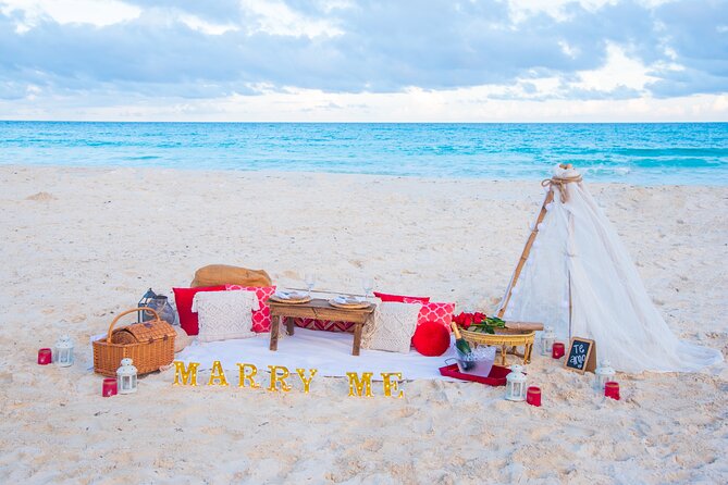 Sunset Beach Proposal - The photographer: how you get photos without killing the magic
