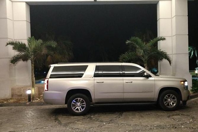 SUV Transfer from Cancun Airport to CANCUN Hotel Zone (only) - In the car: drinks, water, and the comfort factor