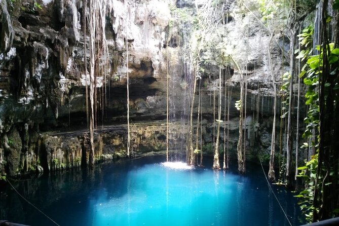 Swim with turtles + snorkelling + archaeological zone of Tulúm + cenote - Stop 2: Tulum Archaeological Site—Mayan city views with real context