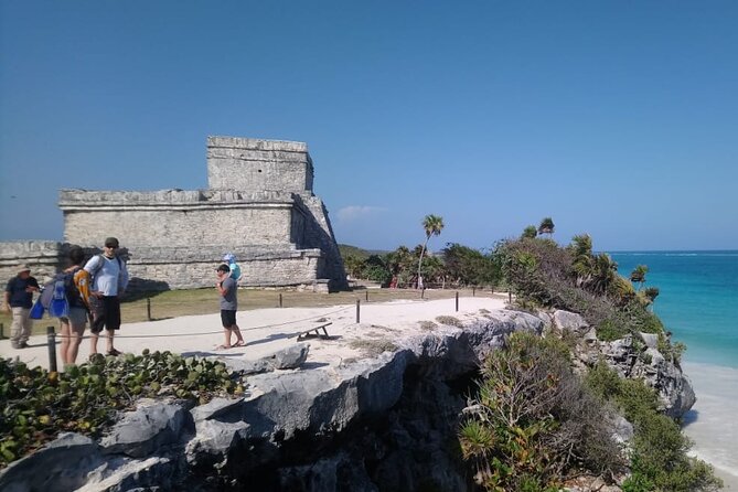 Swim with turtles + snorkelling + archaeological zone of Tulúm + cenote - Lunch realities: included food, but check it’s truly included