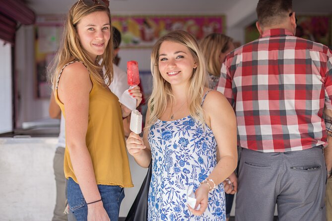 Taste of Cancun: Street Food, Local Market and Urban Murals Tour - Lonchería El Pocito: Yucatecan Flavor in a Family-Run Room