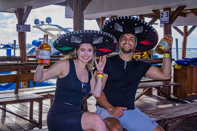Tequila Tasting Experience in Cancun - Atmosphere and trade-offs: learn-and-sip beats nightclub energy