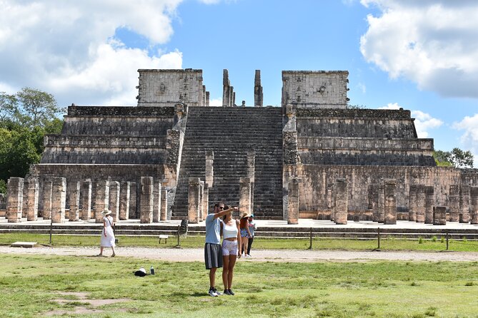 Visit Chichén Itzá and discover a real Cenote and Valladolid. Transport included - Quick hits before you go