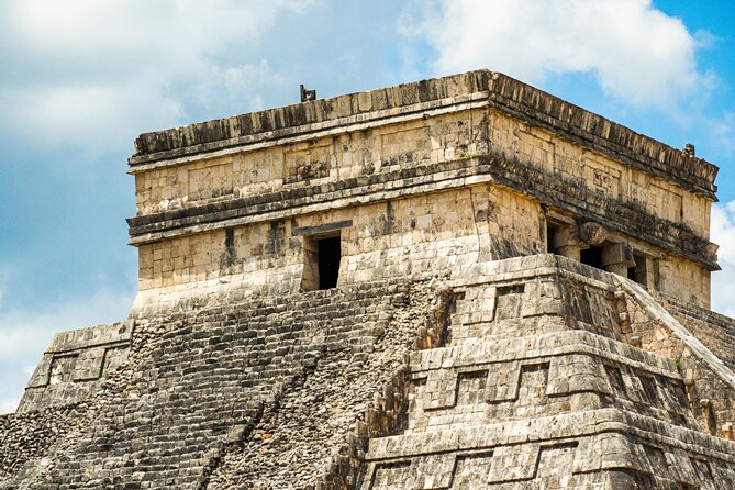 Visit Chichén Itzá and discover a real Cenote and Valladolid. Transport included - Cenote Chichikán (or Noolha): the real swim stop