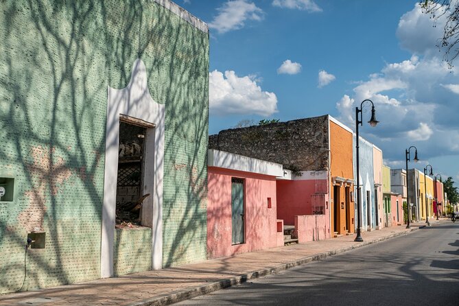 Visit Chichén Itzá and discover a real Cenote and Valladolid. Transport included - Lunch and what to expect from a buffet day